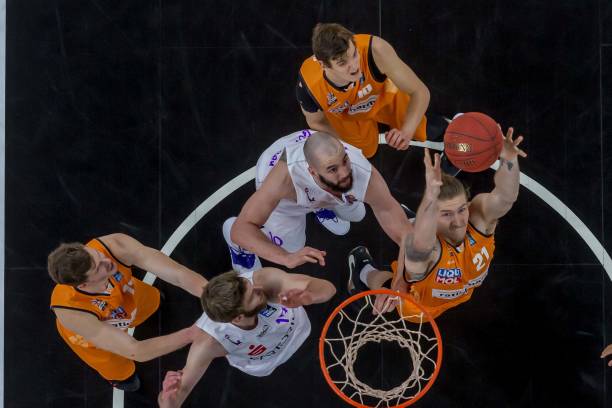 锋还是双前 锋还是双前